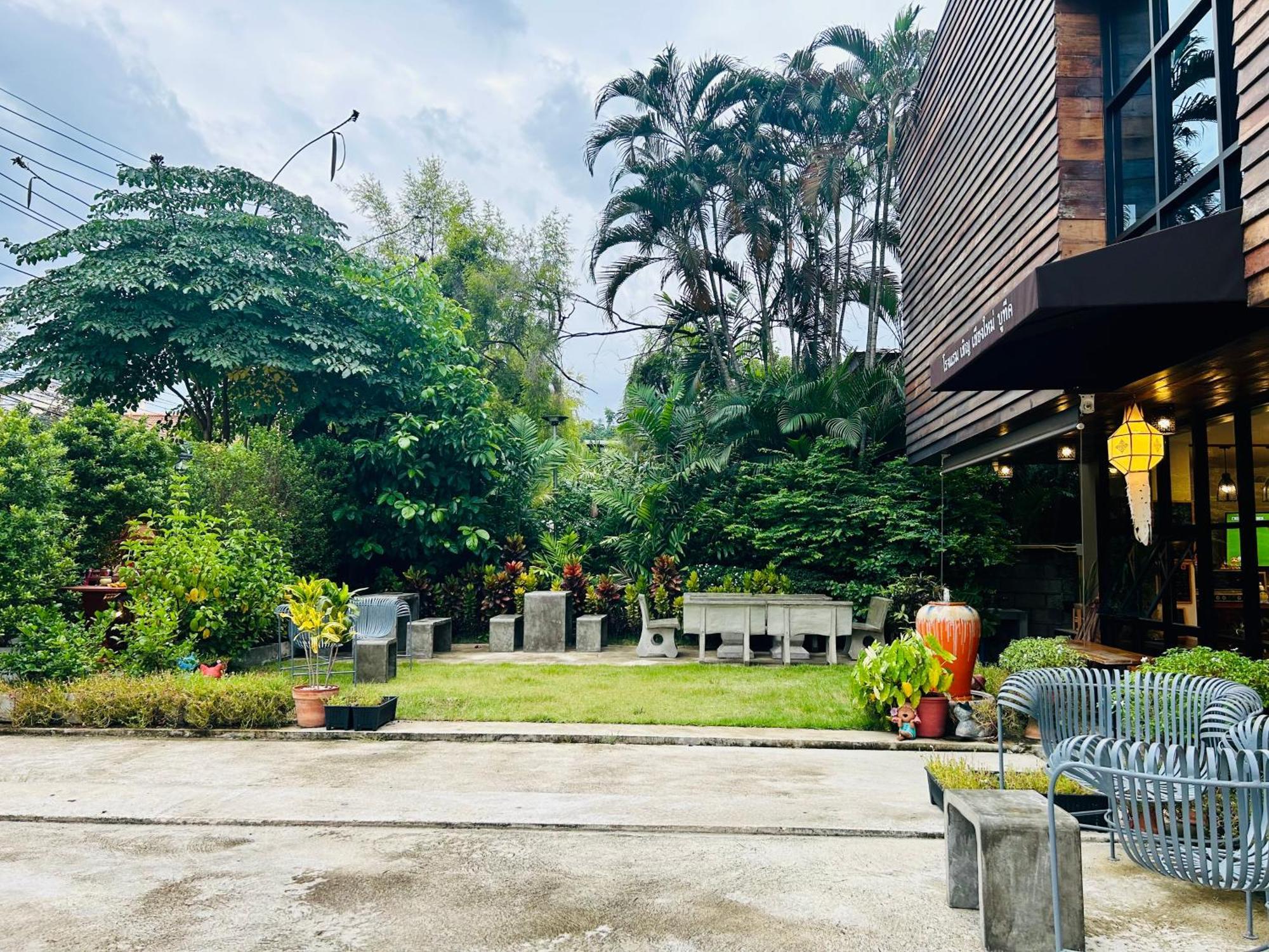 Chern Chiangmai Boutique Hotel Chiang Mai Exterior photo